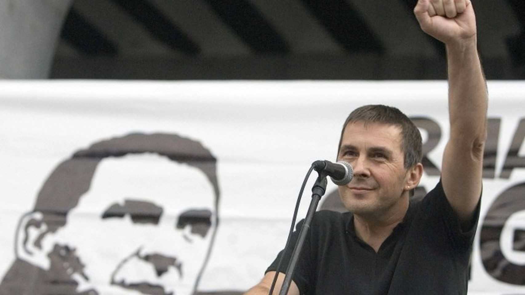 Arnaldo Otegi, tras su anterior salida de prisión. Foto: EFE - 