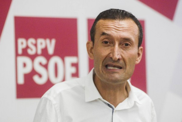 El PSOE de Elche exige al PP que actúe y que reclame la renuncia de sus dos ediles procesados