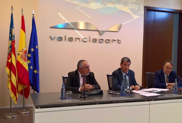 El 'efecto Cosco' impulsa al Puerto de Valencia a cerrar el mejor agosto de su historia