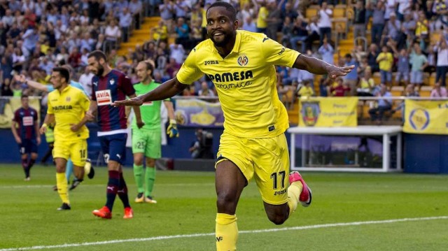 Bakambú regala un plácido debut a Calleja con un triplete