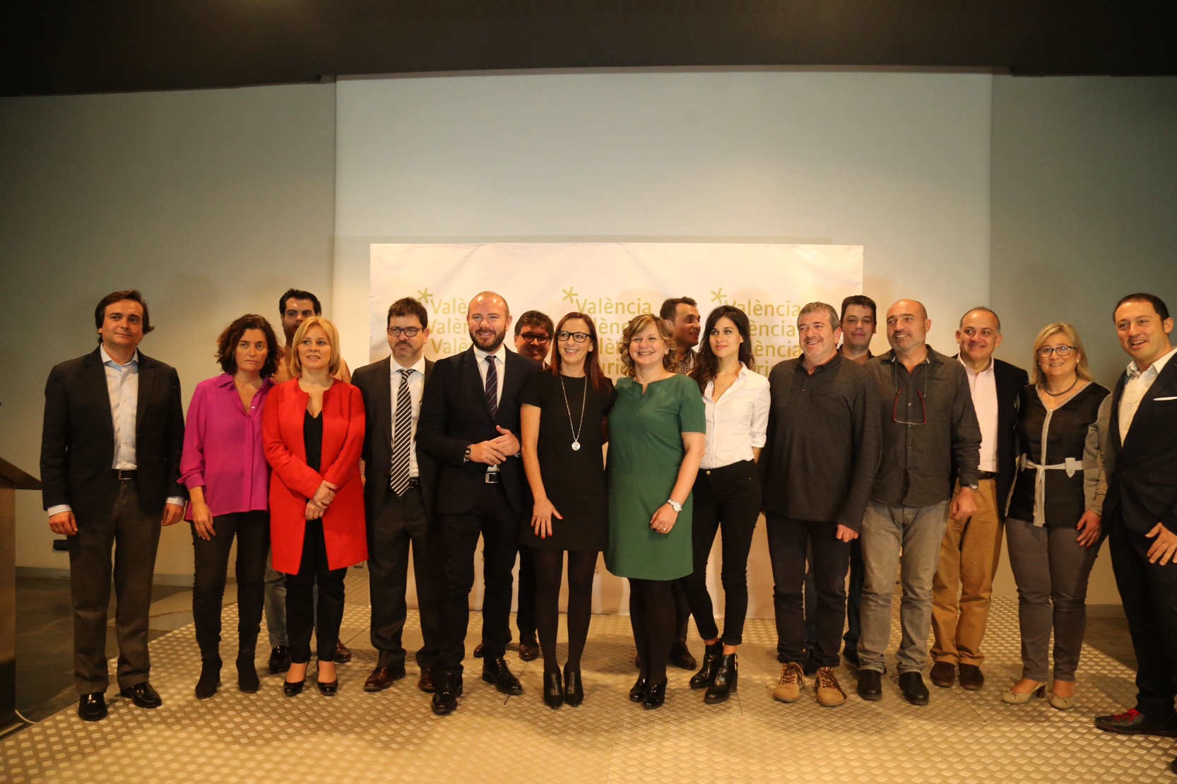 Representantes de la Diputación y autoridades de turismo durante la presentación en el MuVIM - 