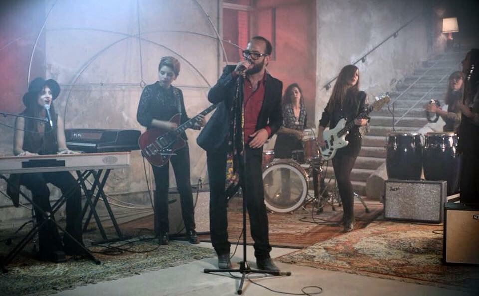 Mi Capitán estrena 'Veo un caballo', tercer adelanto de su nuevo disco 'Un tiro por la salud del imperio' 