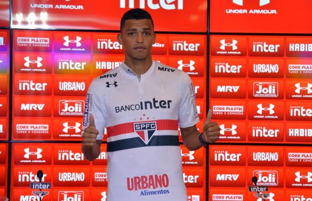 Aderllan Santos no ha debutado con Sao Paulo casi tres meses después de su llegada