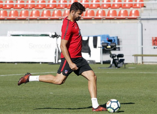 El Atlético vuelve al trabajo con nueve jugadores del primer equipo y Costa