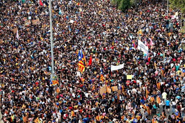 El independentismo toma las calles de Barcelona en la huelga general