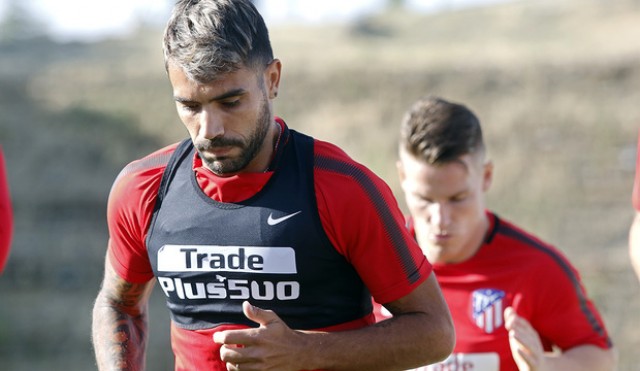 Augusto Fernández recibe el alta médica y estará disponible ante el Barcelona