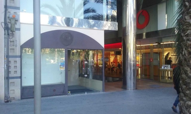 La cadena francesa de ropa para niños 'Z' cierra su tienda en la plaza de los Luceros 