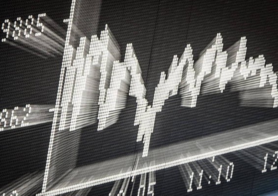 El Ibex 35 lucha por no perder los 10.000 puntos ante la presión vendedora
