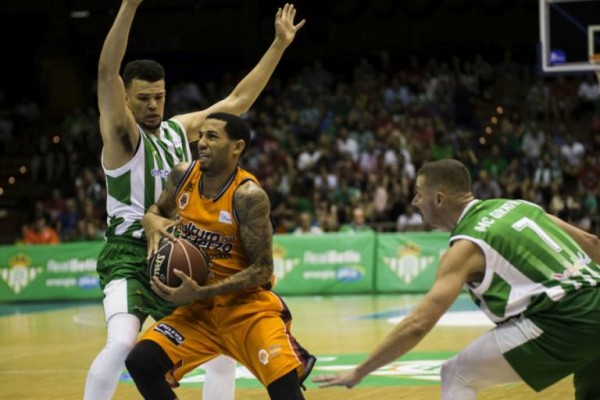 El Valencia Basket vence al Obradoiro en su estreno en La Fonteta