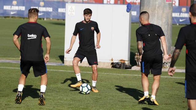 El Barça se entrena bajo mínimos y Valverde da tres días de fiesta