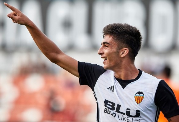 El Valencia CF confirma su apuesta por Ferrán Torres: primer equipo y cláusula de 25 millones
