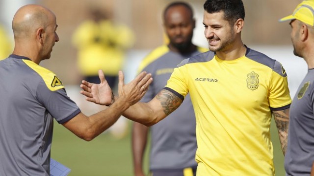 Vitolo ya realiza carrera continua y espera incorporarse pronto al grupo