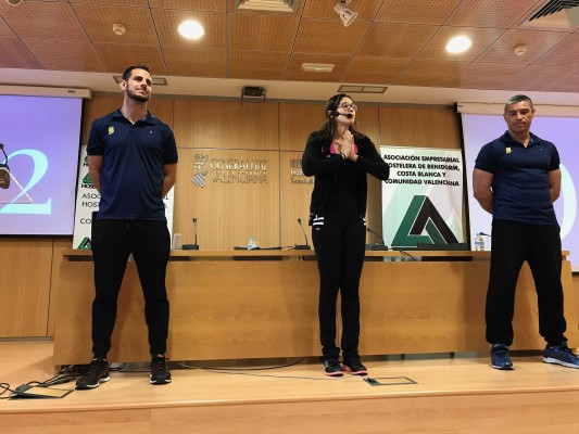 Hosbec introduce técnicas de bienestar profesional para gobernantas y personal hotelero