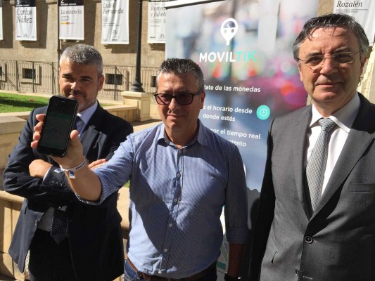 Alicante abre el melón de la zona azul: activa el pago con móvil y regula cómo aparcar motos  