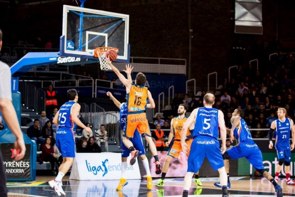 El Valencia Basket logra un sufrido triunfo en Andorra y sigue invicto 