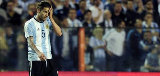 Gago se rompe el ligamento cruzado anterior y el interno de su rodilla derecha