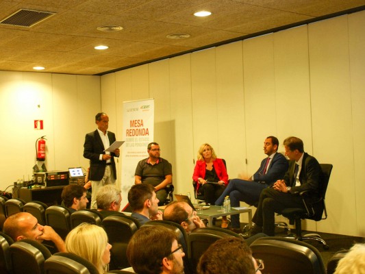 Los expertos advierten de que las pensiones bajarán y aconsejan complementarlas