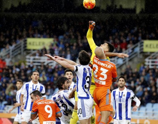 El Valencia pierde en Anoeta y se queda a 16 puntos de la Champions