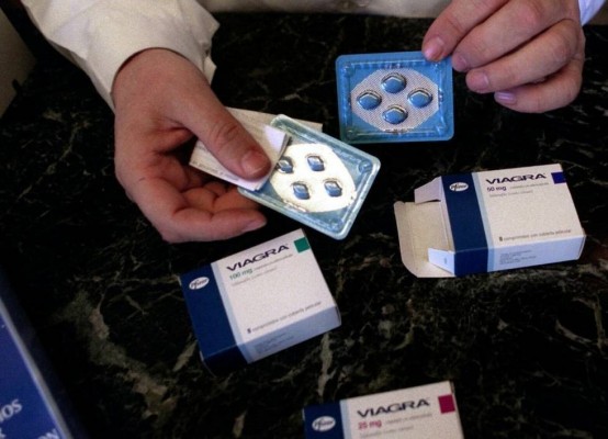 El TSJCV confirma la condena a un médico que sacó cajas de viagra con la tarjeta de su tío muerto