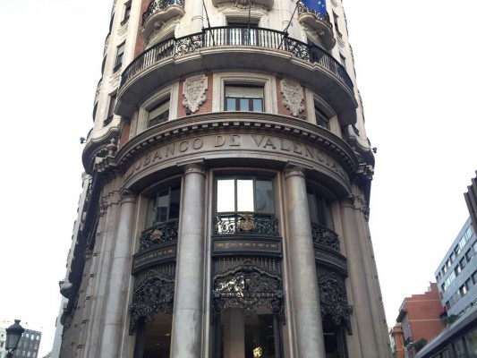 Caixabank elige València para trasladar su sede desde Barcelona