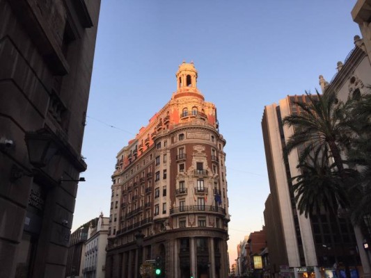 Ramón Vilar celebra que Caixabank se instale en la sede del Banco de València