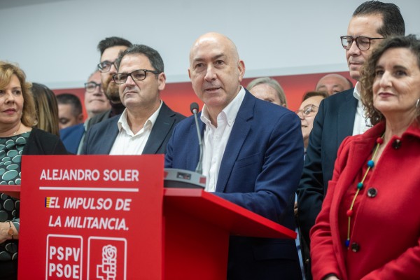 Alejandro Soler anuncia su candidatura a liderar el PSPV (Fotos: Rafa Molina)