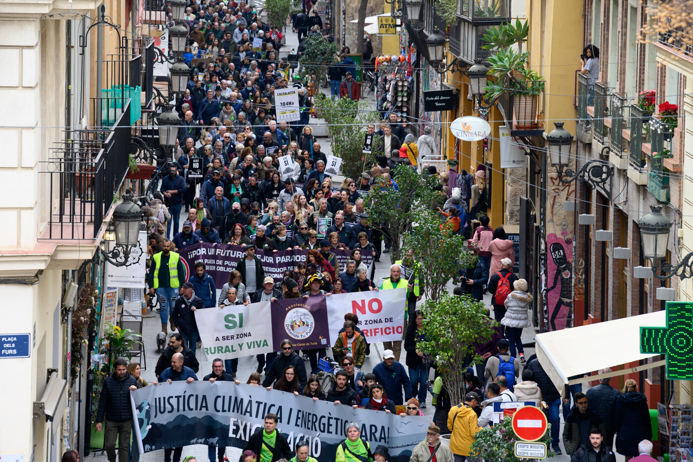  Manifestación en València contra las macroplantas de energías renovables del interior valenciano (Fotos: Kike Taberner)