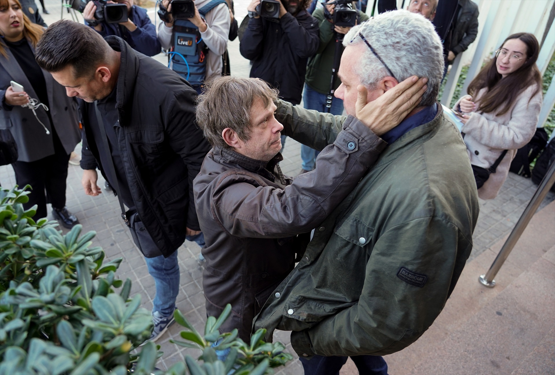Familiares y amigos despiden al humorista Paco Arévalo (Fotos: E. Manzana/J.R. Hernando/Europa Press)