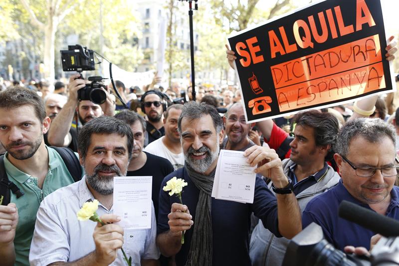 La Guardia Civil pide a la Audiencia Nacional que bloquee las cuentas de ANC y Òmnium Cultural