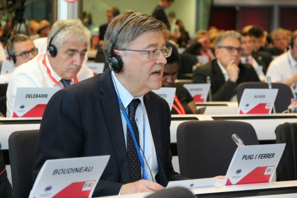 Puig insiste en Bruselas en la necesidad de diálogo a pocas horas de que comparezca Puigdemont