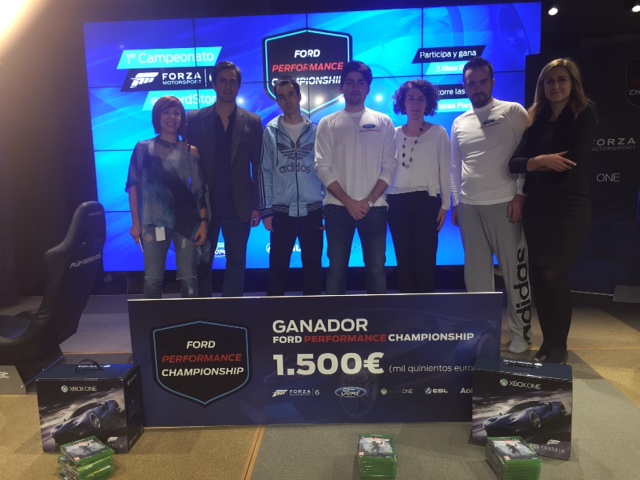 Jesús Sicilia, ganador de la gran carrera virtual 'Ford Performance Championship' al volante del Ford GT