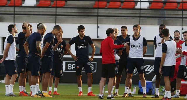 Marcelino, obligado a mostrar sus preferencias en la plantilla