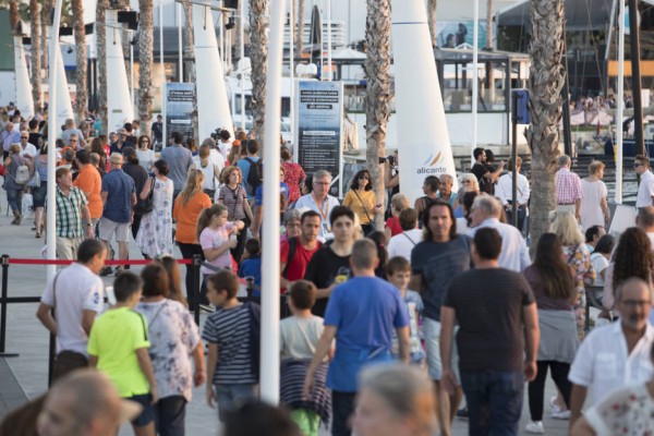 Qué hacer este viernes en el Race Village: adentrarse en la economía digital