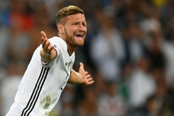 El Arsenal pierde a Mustafi durante un mes por lesión
