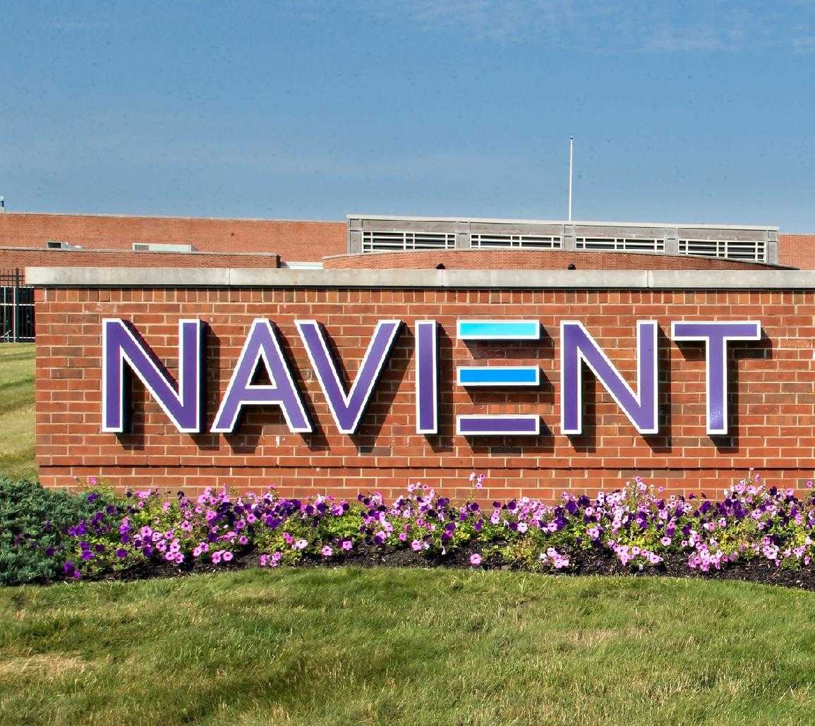 Navient se desploma tras una demanda y una adquisición