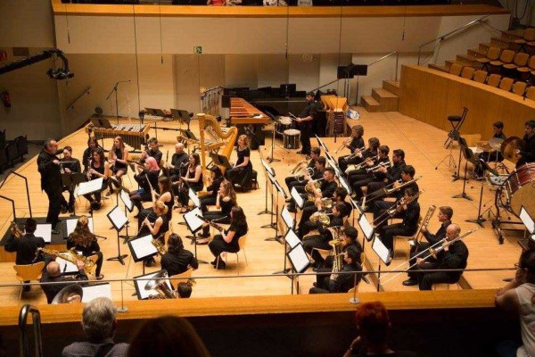 De 'Amarcord' a 'La vaquilla': La Nau se llenará de cine con la matinal de la Associació Música Jove