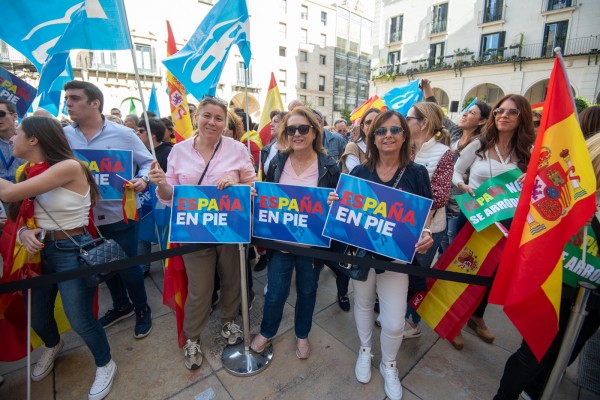 Protesta del PP en Alicante contra la amnistía (Fotos: Rafa Molina)