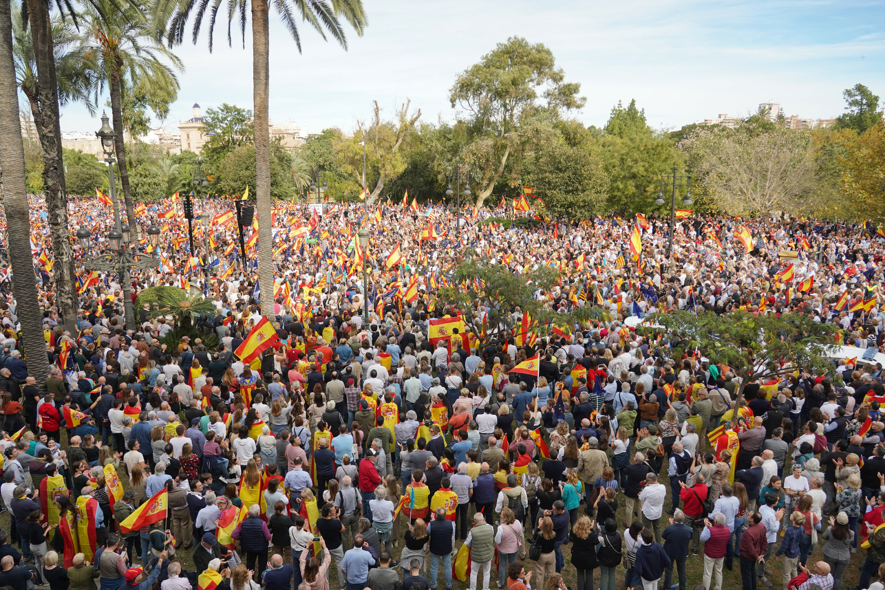 Manifestación del PP en València contra la amnistía (Fotos: Eduardo Manzana)