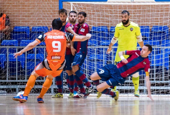 El Levante quiere cerrar su crisis en Segovia