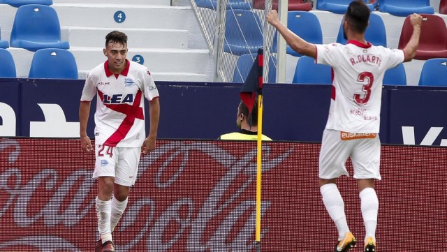 El Alavés busca salir del descenso con un triunfo sobre la Real Sociedad