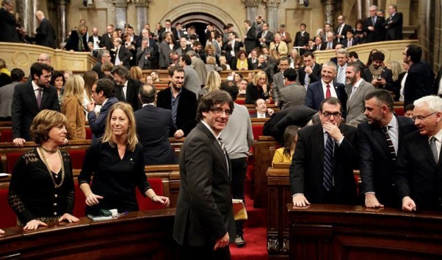 El Parlament retomará la actividad el miércoles tras seis semanas sin control al Govern

