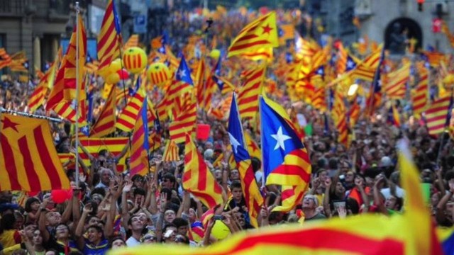 Abertis y Gas Natural, únicas del 'Ibex 5' catalán que suben en bolsa tras el referéndum del 1-O