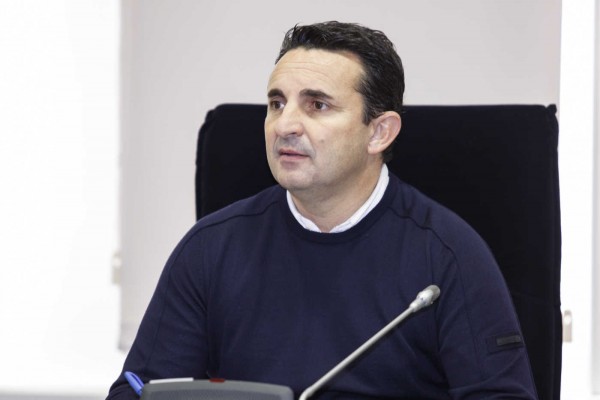 El alcalde popular de La Nucía denuncia al edil de Compromís  por presuntas calumnias