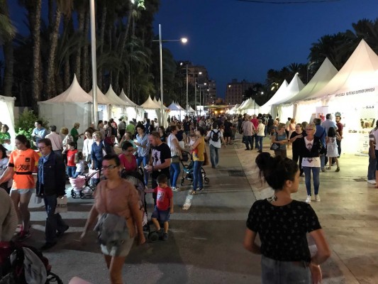 Gastrononomía, cultura y tradición: la edición más diversa y completa de la Fireta del Camp d'Elx
