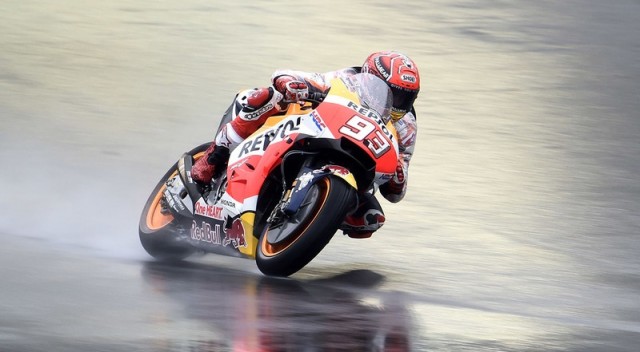 Márquez falla en la estrategia y Zarco consigue la pole