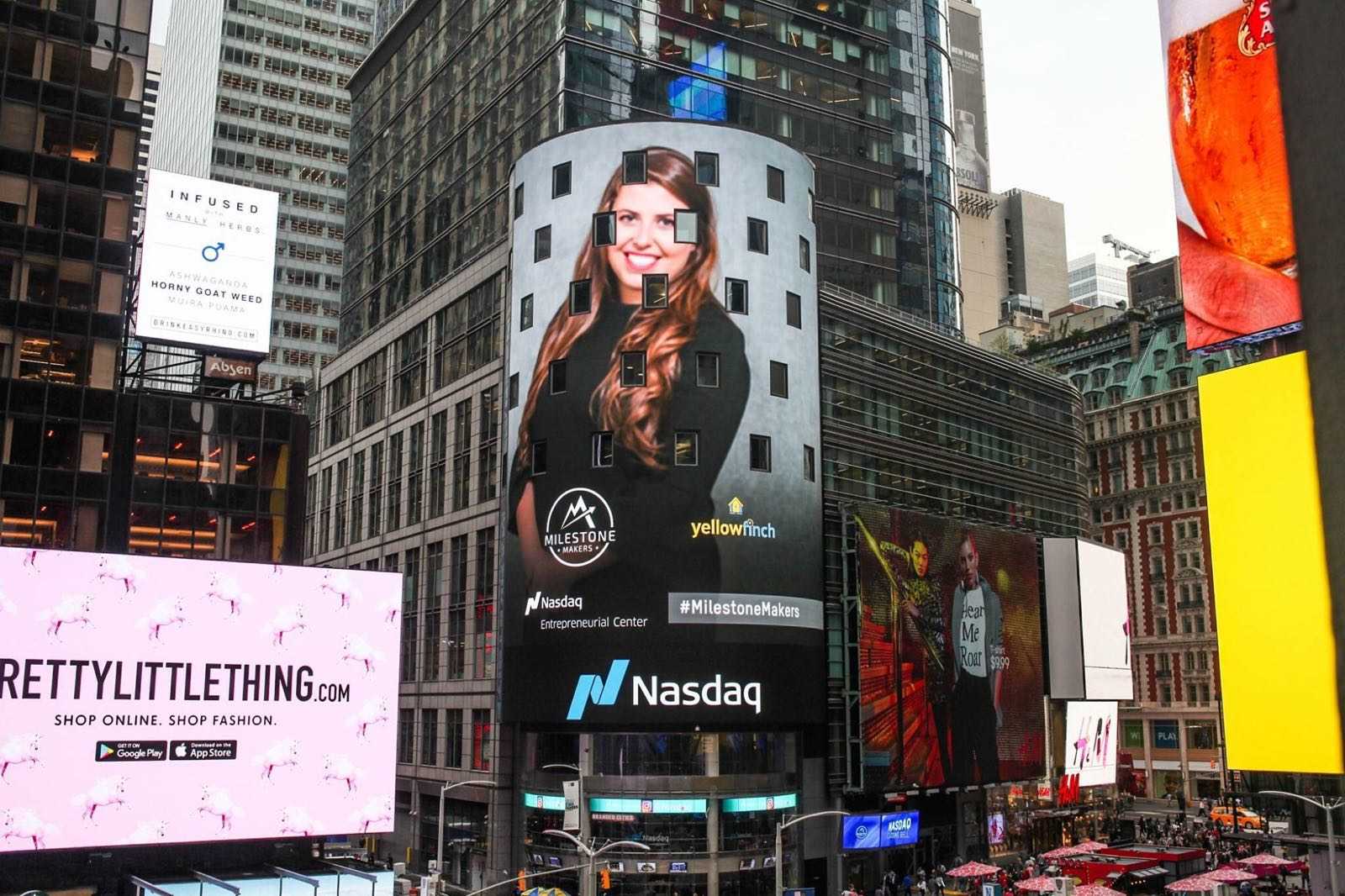 Gala Gil, la traductora alicantina que acabó en un anuncio gigante en Times Square
