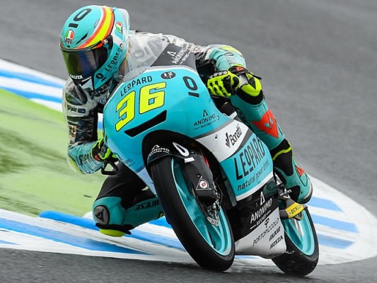 Fenati vencedor de una carrera al sprint, frena el título de Mir
