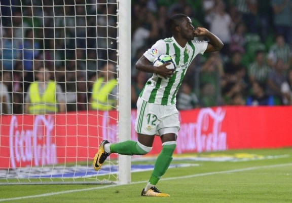 Campbell reaparece, comparece y se postula en su segunda etapa en el Betis