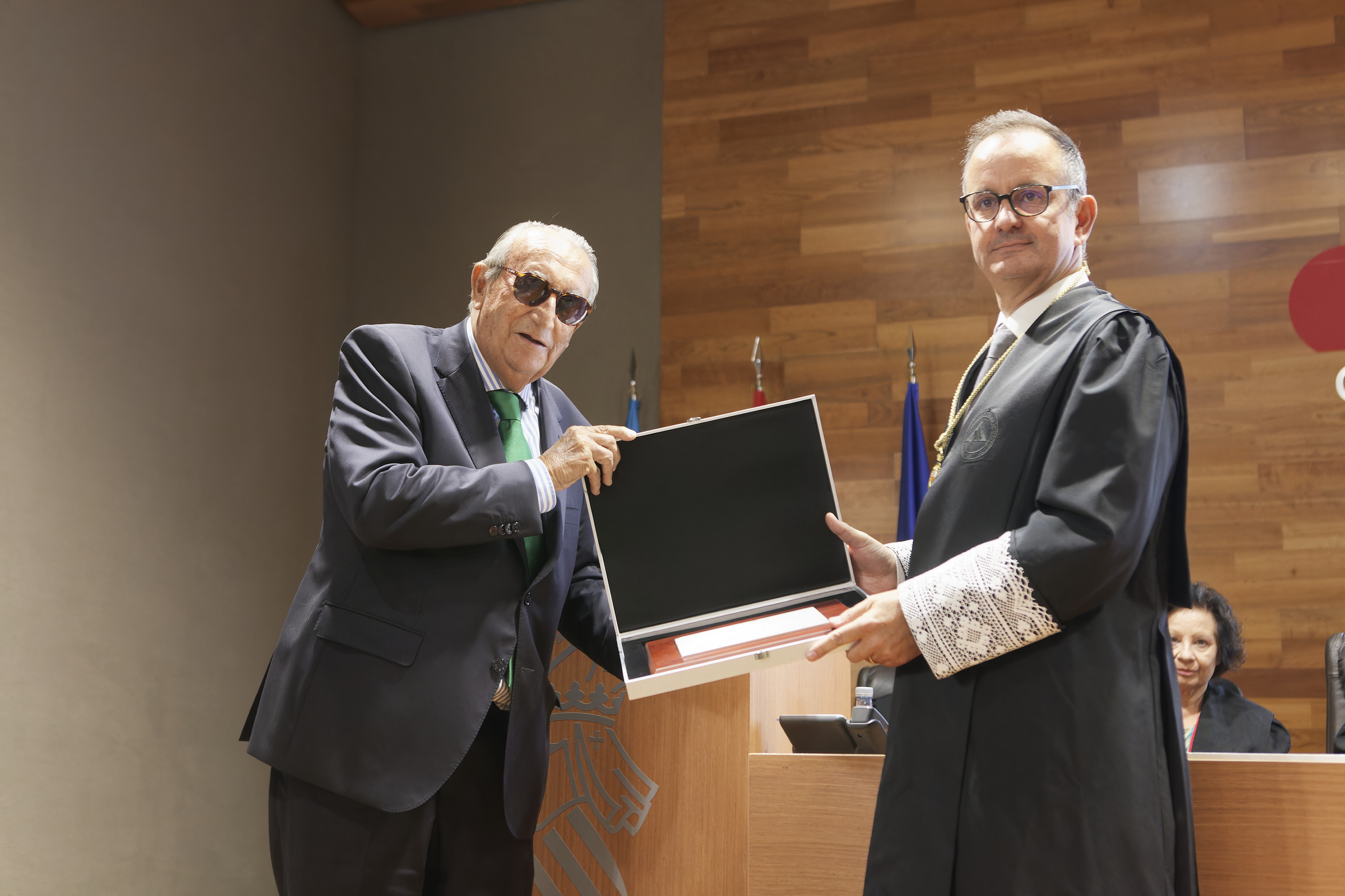 Jura de nuevos abogados y homenajes del Colegio de Castellón (Fotos: Antonio Pradas)