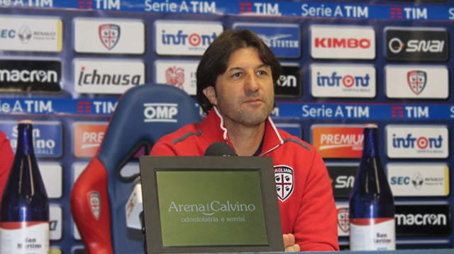 El Cagliari destituye al técnico Massimo Rastelli